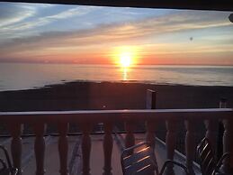 Lloyds Beach Club Aparthotel