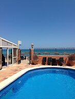 Lloyds Beach Club Aparthotel