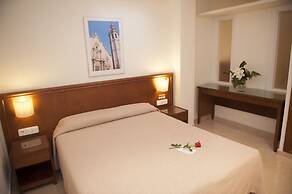 Lloyds Beach Club Aparthotel