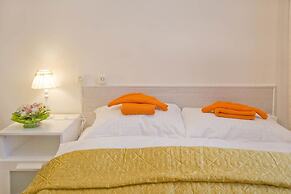 Guest House on Kazanskaya