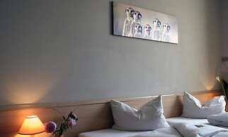 Bavaria Safari Hotel