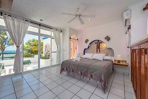 Del Sol Beachfront Hotel and Condos