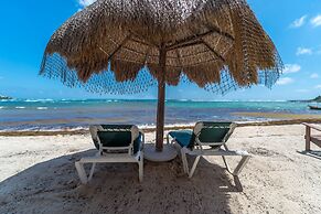 Del Sol Beachfront Hotel and Condos