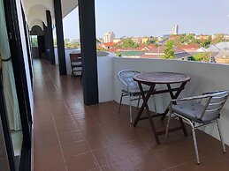 RoomQuest One Bangsaray