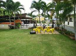 RoomQuest One Bangsaray