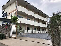 RoomQuest One Bangsaray