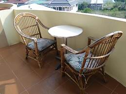 RoomQuest One Bangsaray