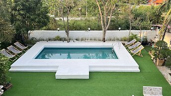 RoomQuest One Bangsaray