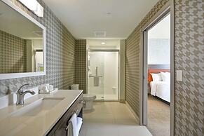 Home2 Suites by Hilton Plymouth, MN
