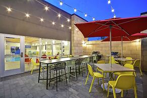 Home2 Suites by Hilton Plymouth, MN