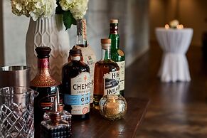 The Foundry Hotel Asheville, Curio Collection by Hilton