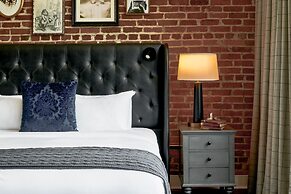 The Foundry Hotel Asheville, Curio Collection by Hilton