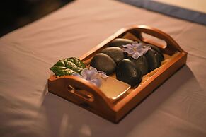 DoubleTree by Hilton Weerawila Rajawarna Resort