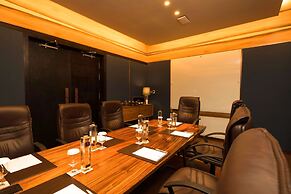 DoubleTree by Hilton Weerawila Rajawarna Resort