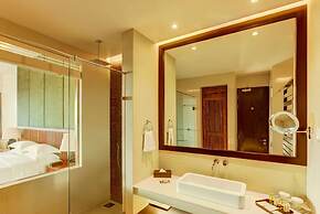 DoubleTree by Hilton Weerawila Rajawarna Resort