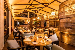 DoubleTree by Hilton Weerawila Rajawarna Resort