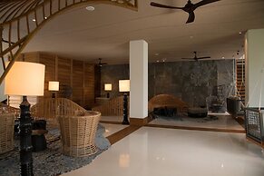 DoubleTree by Hilton Weerawila Rajawarna Resort