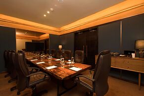 DoubleTree by Hilton Weerawila Rajawarna Resort