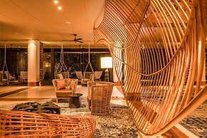 DoubleTree by Hilton Weerawila Rajawarna Resort