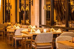 DoubleTree by Hilton Weerawila Rajawarna Resort
