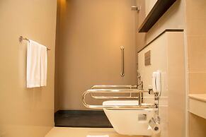 DoubleTree by Hilton Weerawila Rajawarna Resort