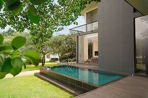 DoubleTree by Hilton Weerawila Rajawarna Resort