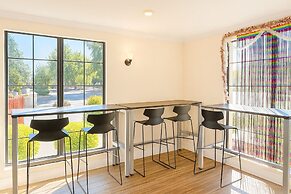 Horizon Inn & Suites