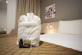 Ellus Hotel