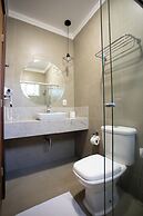 Ellus Hotel