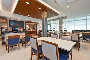 Holiday Inn Express & Suites Charlotte - Ballantyne by IHG