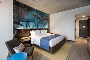 Hotel Indigo Tulsa DWTN-Entertainment Area by IHG