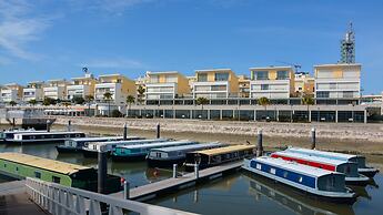 Tagus Marina - Houseboat