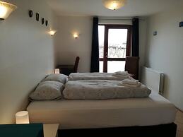 Guesthouse Stóru - Laugar