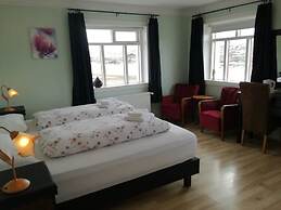 Guesthouse Stóru - Laugar