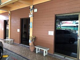 Sandee Place Chomthong