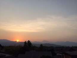 Sandee Place Chomthong