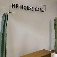 HP House Cafe'