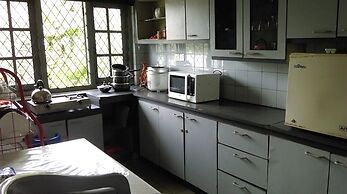 Lake Crown Holiday Home