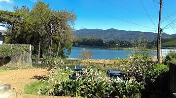 Lake Crown Holiday Home