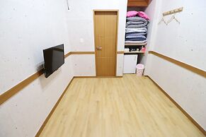 Nadul Hanok