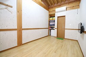 Nadul Hanok