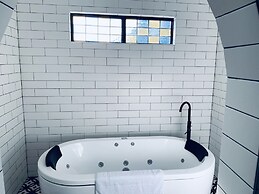 The Manor Basket Range