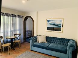 The Manor Basket Range