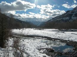 Redstone Cliffs Lodge