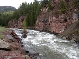 Redstone Cliffs Lodge