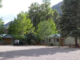 Redstone Cliffs Lodge