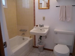 Redstone Cliffs Lodge