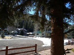 Redstone Cliffs Lodge