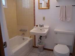 Redstone Cliffs Lodge