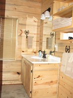 Walnut Canyon Cabins